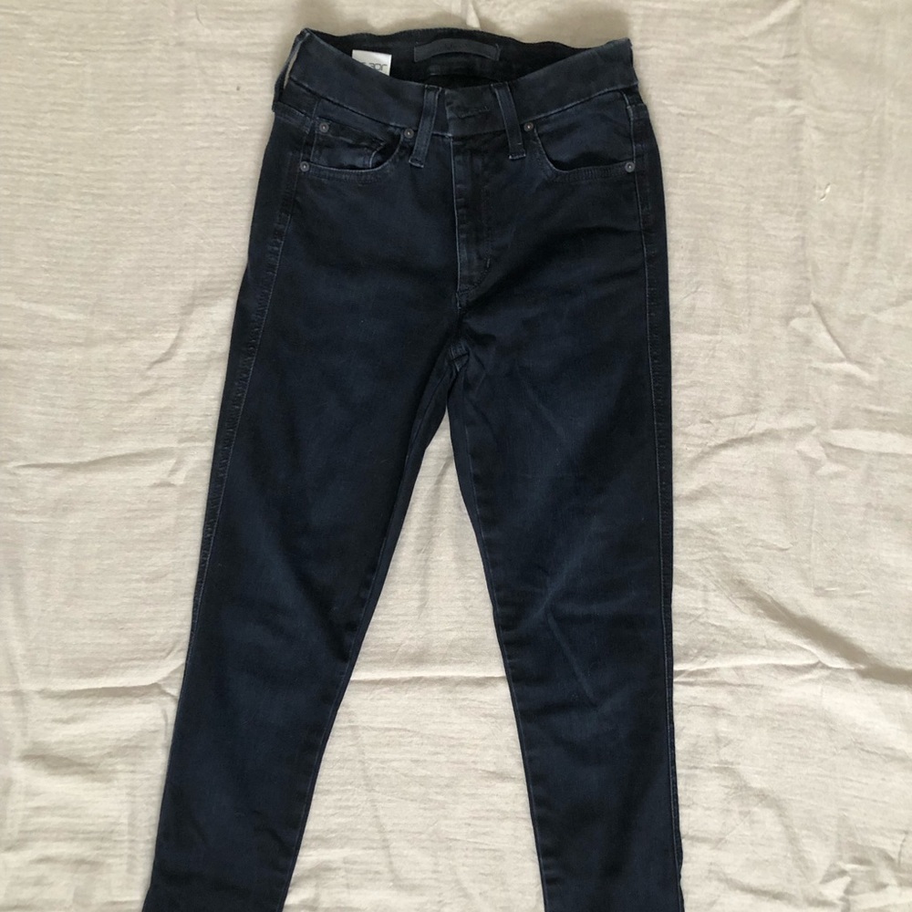 Dark blue Joe’s skinny high rise size 24